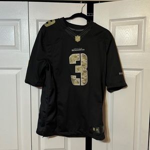 Seahawks Russell Wilson camp and black jersey size medium